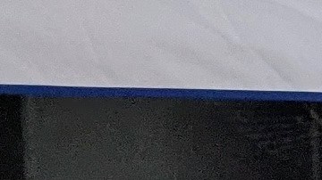 Lucio Catalán recibió su set de audífonos Beats by Dr. Dre. (Jacqueline García/La Opinión)