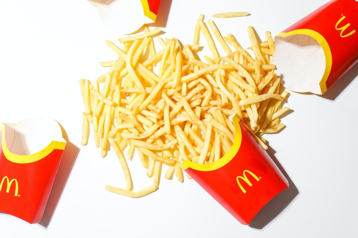 Las patatas de McDonald's en Estados Unidos no están libres de ingresientes de origen animal.