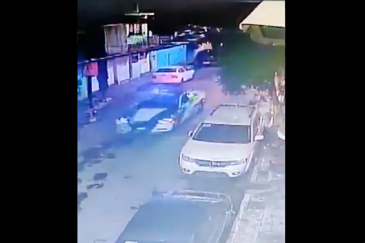 VIDEO: Young men escaped from the police and crash their motorcycle into a car;  2 die instantly