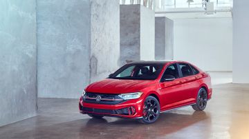 Foto del Volkswagen Jetta 2022 en color rojo