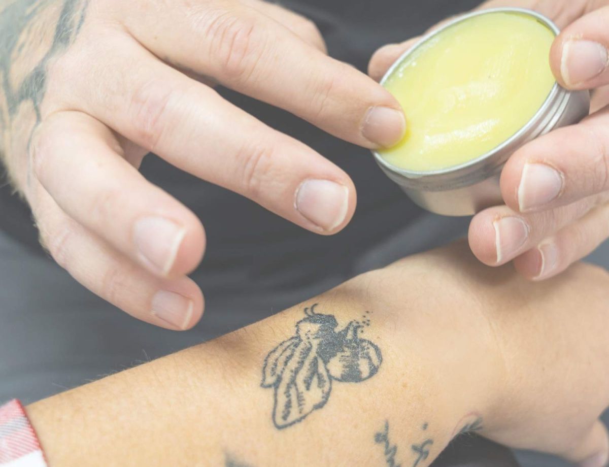 Tatuajes: cómo evitar que pierdan color y otras respuestas 1 Merca2.es balm e1628201936286 Merca2.es