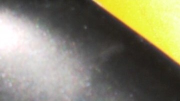 Foto de varios surtidores de gasolina y diésel en una estación de servicio