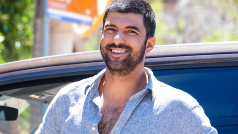 Engin Akyürek es Sancar en 'La Hija del Embajador'.