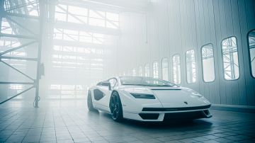 Foto del Lamborghini Countach de frente