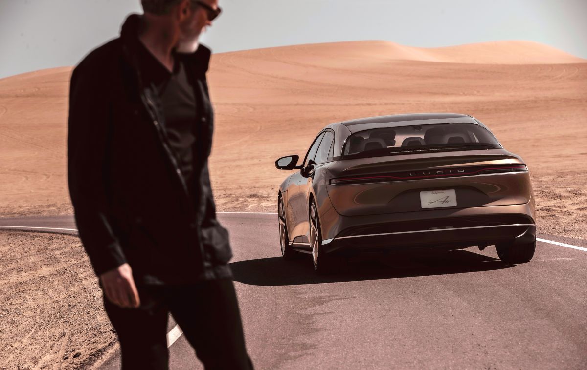 Foto de la parte trasera del Lucid Air de Lucid Motors