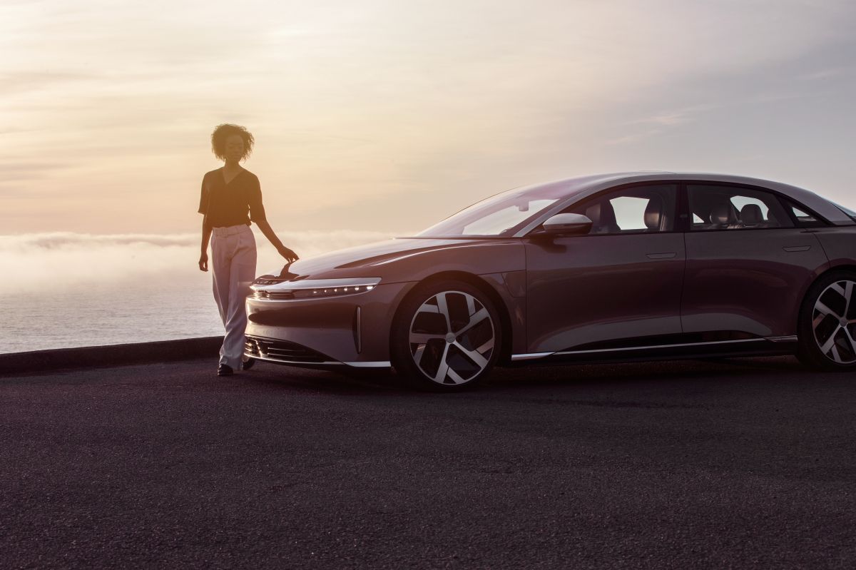 Foto lateral del Lucid Air de Lucid Motors