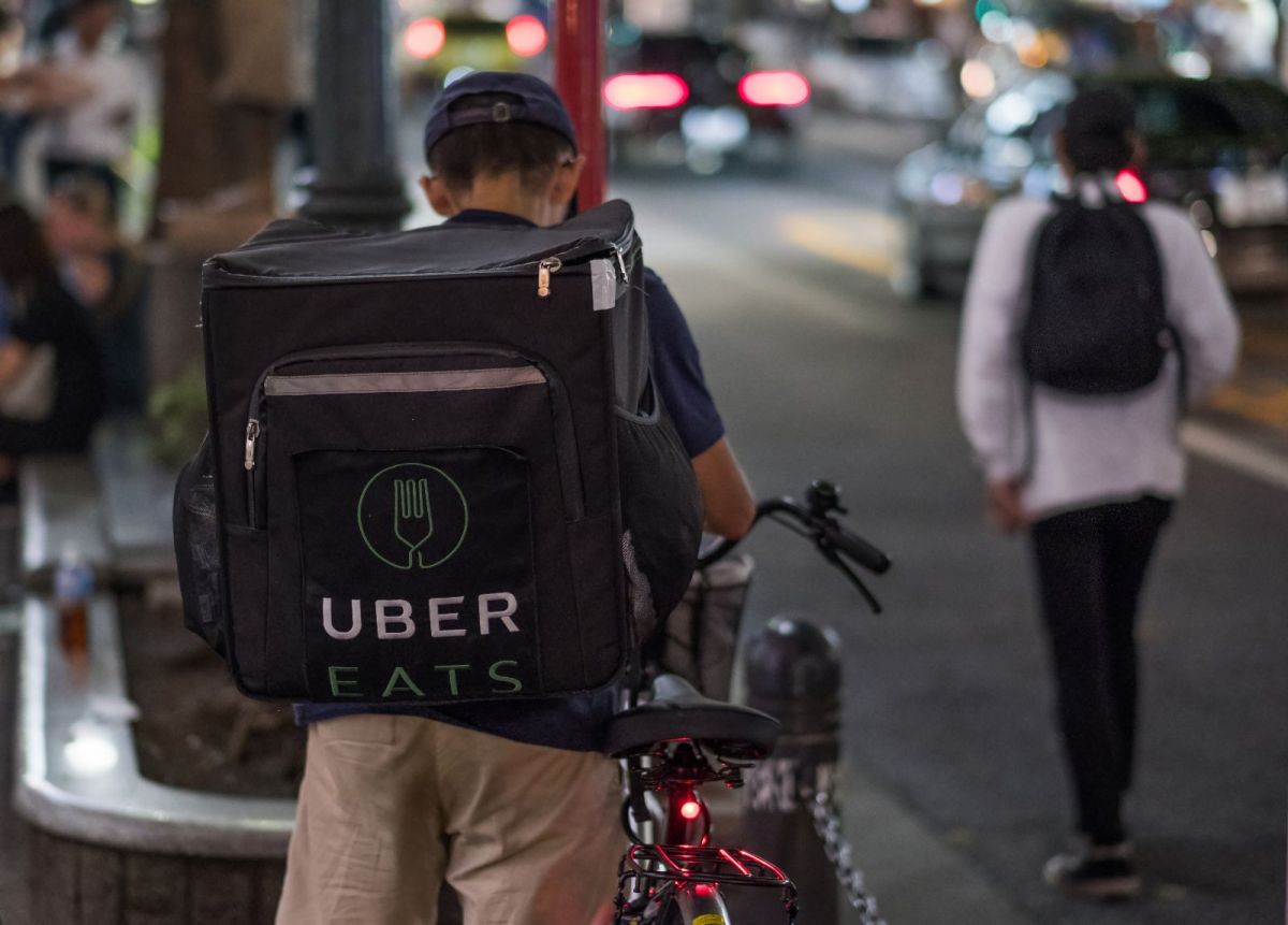 Viral video of Uber Eats delivery man stealing food with bare hands and sucking on fingers