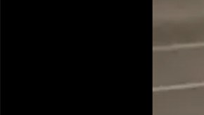 La mujer fue obligada a subir a esta camioneta.