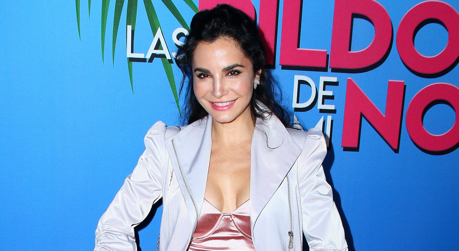 Martha Higareda se muda a vivir con su novio y presumen juntos su nueva  casa en California - La Opinión