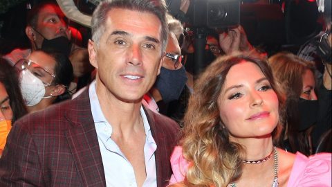 Issabela Camil sale en defensa de Sergio Mayer.