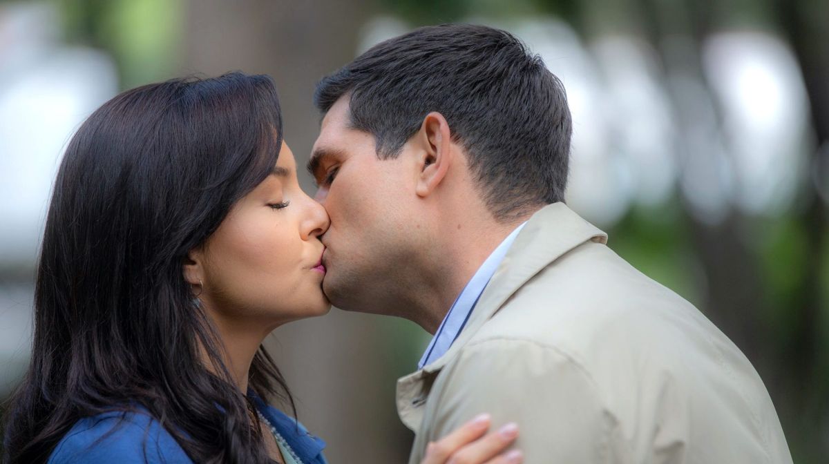 This is how Sebastián Rulli reacted when he discovered Angelique Boyer kissing Ferdinando Valencia
