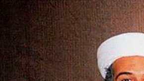 Hamid Mir en entrevista con Osama bin Laden, en Kabul en 2001.