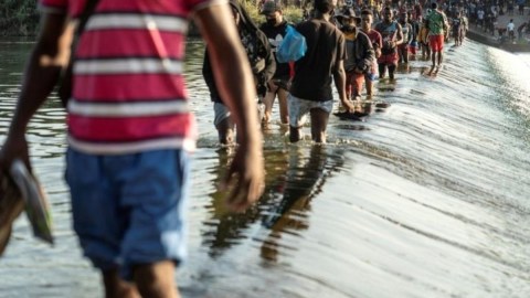 EE.UU. está recibiendo  un número exorbitante de inmigrantes en la frontera.