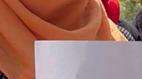Algunas afganas protestaron en Kabul contra las restricciones que se les han impuesto.