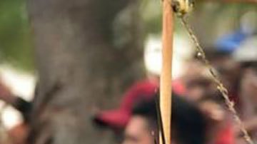 Armados con flechas y caucheras, los manifestantes se enfrentaron a la policía paraguaya.