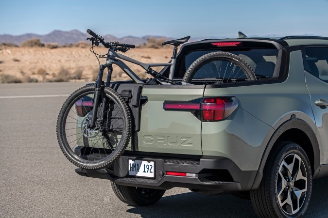 Foto de la Hyundai Santa Cruz 2022 desde la parte trasera