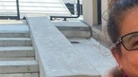 Madre e hija se reencontraron en Florida luego de 14 años gracias a un mensaje por redes sociales.