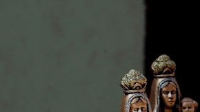 Cientos de cubanos veneraron este miércoles en Miami a la Virgen de la Caridad del Cobre, entre ellos Luis "Guajiro" Gutiérrez, el hombre que hace exactamente 60 años la sacó de Cuba en una "maleta azul".