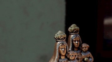 Cientos de cubanos veneraron este miércoles en Miami a la Virgen de la Caridad del Cobre, entre ellos Luis "Guajiro" Gutiérrez, el hombre que hace exactamente 60 años la sacó de Cuba en una "maleta azul".