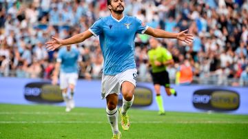 Pedro celebra su gol en contra de su ex equipo AS Roma
