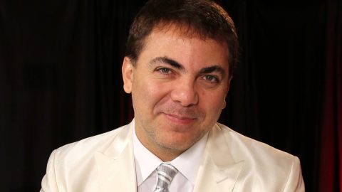 Cristian Castro cantará dos canciones del Papa Francisco.