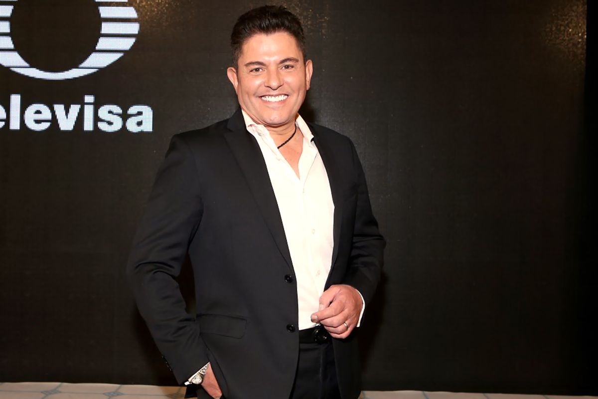 Ernesto Laguardia uncovered his “trick” to look young at 62