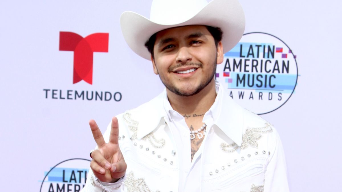 VIDEO: Diego Dreyfus, friend of ‘Chicharito’, advises Christian Nodal and the singer not even aware