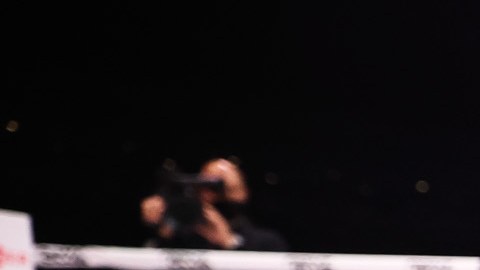 Tito Ortiz en la lona tras ser noqueado por Anderson Silva.
