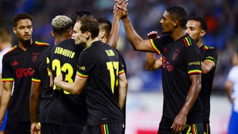 Ajax con su tercera equipación.