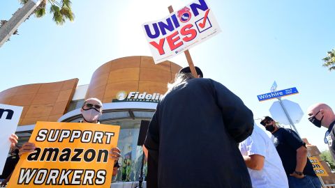 Amazon enfrenta cargos laborales por haber despedido a denunciantes por cuestiones climáticas y COVID-19