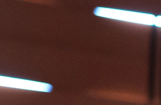 Emilia Jones y Eugenio Derbez en una escena de CODA. 