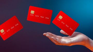 CR-Money-Inlinehero-managing-your-credit-cards-0821