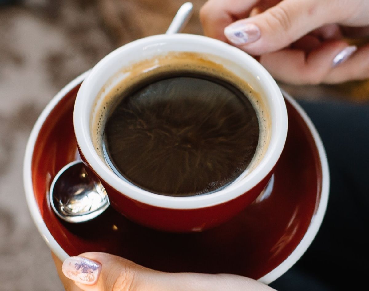 Filtrar el café reduce los diterpenos, sustancias que pueden elevar el colesterol "malo".