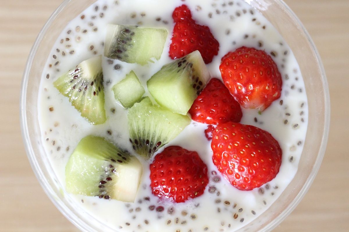 Chía con yogur y fruta