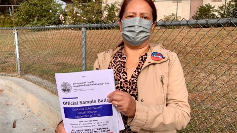 Gregoria Morales votó contra la destitución del gobernador Gavin Newsom.(Araceli Martínez/La Opinión)
