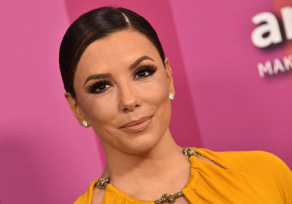 Eva Longoria worked 6 years at Wendy’s and shares her tips for a better burger