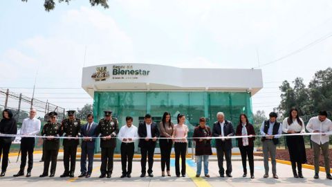 AMLO y Claudia Sheinbaum inauguran en la CDMX la primera sucursal del Banco del Bienestar.