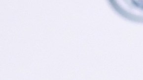 Selena Gomez se roba las miradas durante su estancia en Nueva York con sexy vestido naranja