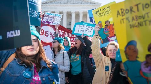 Entra en vigor en Texas ley contra el aborto que Biden califica de “extrema”