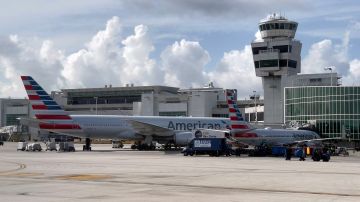 Estados Unidos busca detener un acuerdo de fusión entre American Airlines y JetBlue-GettyImages-1234380625.jpeg
