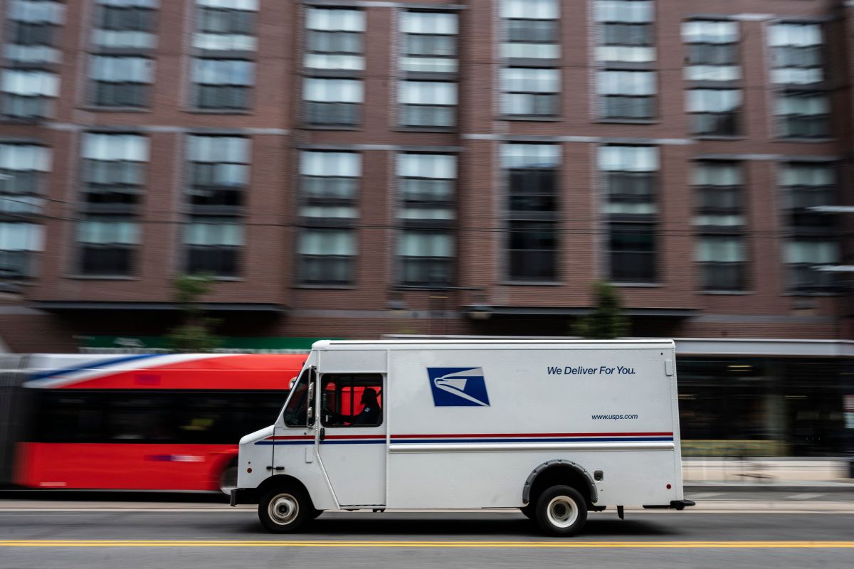 USPS Pilot Program for “Same Day” Mail Delivery Begins This Month in Texas
