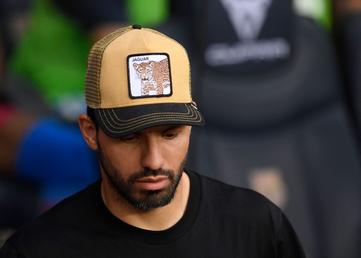 “Tell me head to the knee”: Sergio Aguero surprised on social networks with his new look