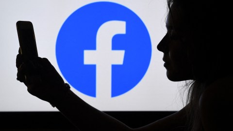Facebook lanza un programa de $100 millones de dólares para apoyar a las pequeñas empresas propiedad de mujeres-GettyImages-1234731823.jpeg