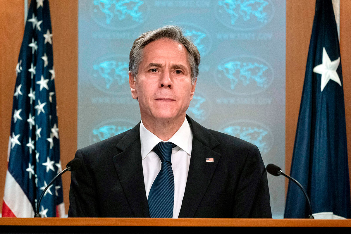 El secretario de Estado de EE.UU., Anthony Blinken, dice estar en contacto con talibanes 