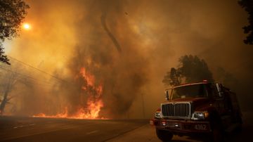 Biden aprobó una declaración federal de desastre para California debido a los incendios