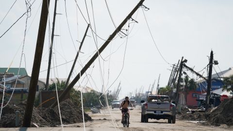 Cómo encontrar ayuda económica tras el paso del huracán Ida-GettyImages-1235042445.jpeg