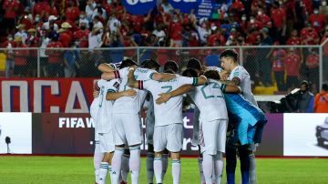 México le sacó un empate sufrido a Panamá, gracias a un gol de Tecatito Corona.