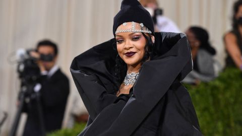 Conoce por dentro la mansión de Hollywood Hills que Rihanna relanzó al mercado