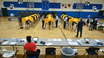 Imagen de la jornada electoral en un centro de votación en Los Ángeles el 14 de septiembre de 2021.