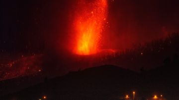 VIDEO: La lava del volcán de La Palma llegó al Atlántico